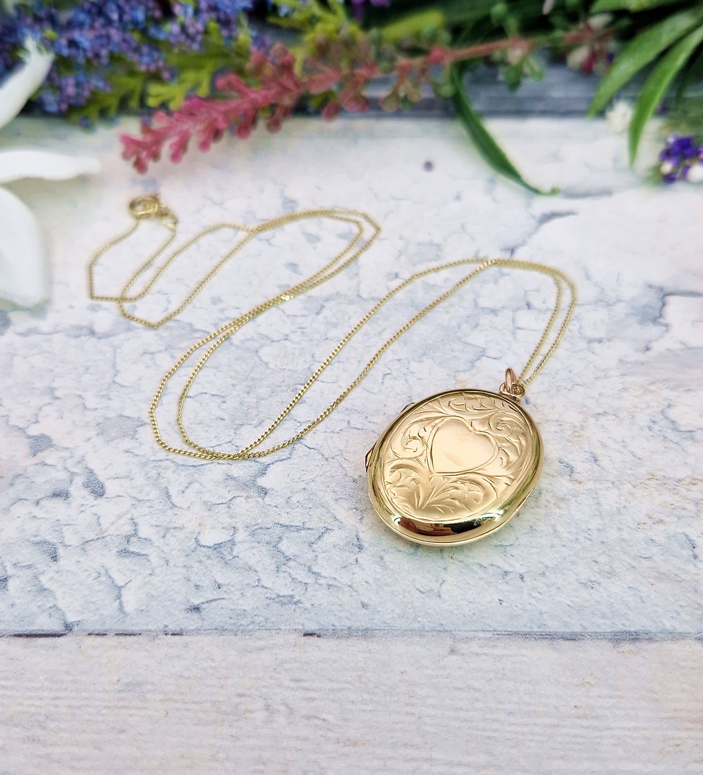 Antique Art Nouveau 9ct Yellow Gold Engraved Oval Love Heart Locket Pendant