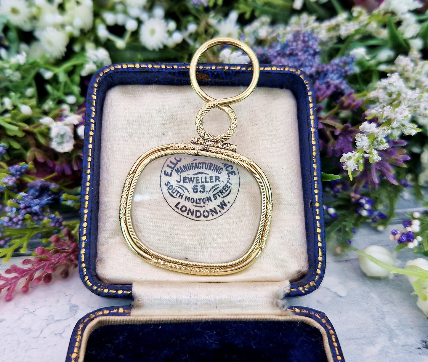 Antique Victorian Gold Ornate Quizzing Magnifying Glass Fob Pendant