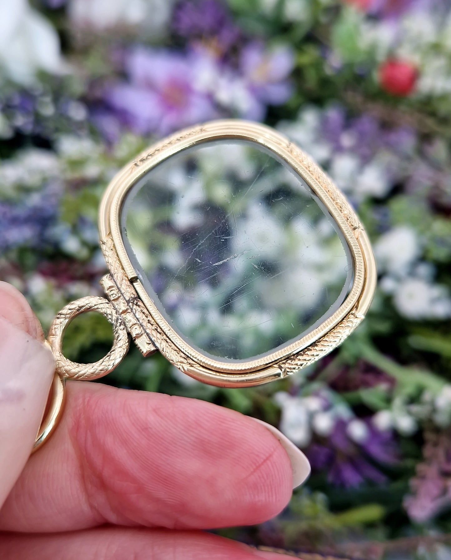Antique Victorian Gold Ornate Quizzing Magnifying Glass Fob Pendant
