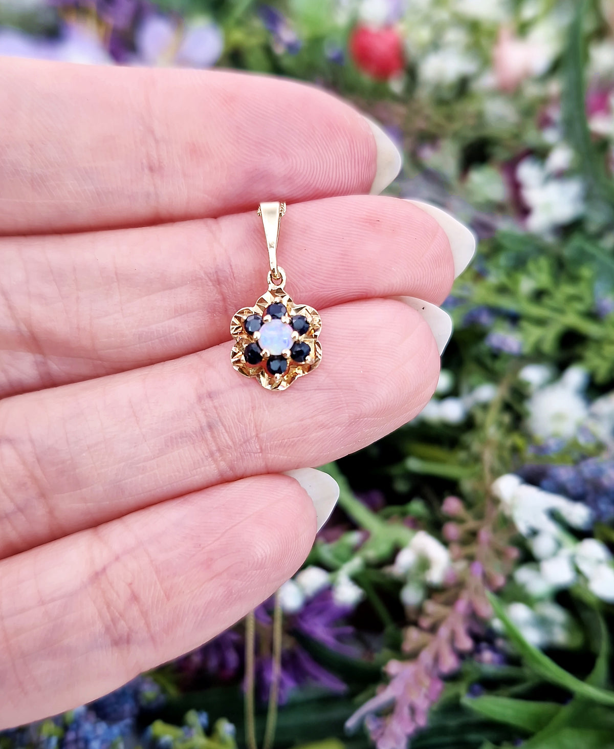 Vintage 1984 9ct Yellow Gold Dainty Natural Opal and Sapphire Cluster Pendant Necklace