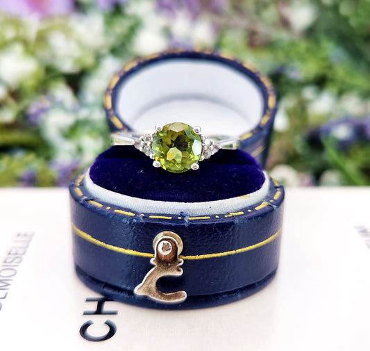 Vintage Sterling Silver Peridot and White Topaz Gemstone Ring / Size N 1/2 or 7.25