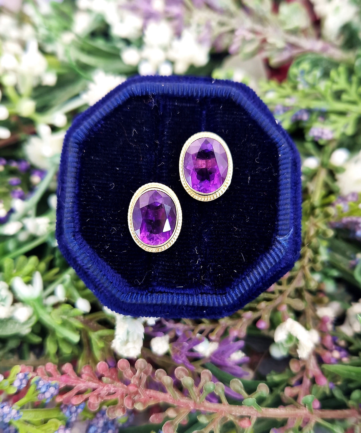 Vintage 1972 9ct Yellow Gold Purple Oval Amethyst Gemstone Stud Earrings