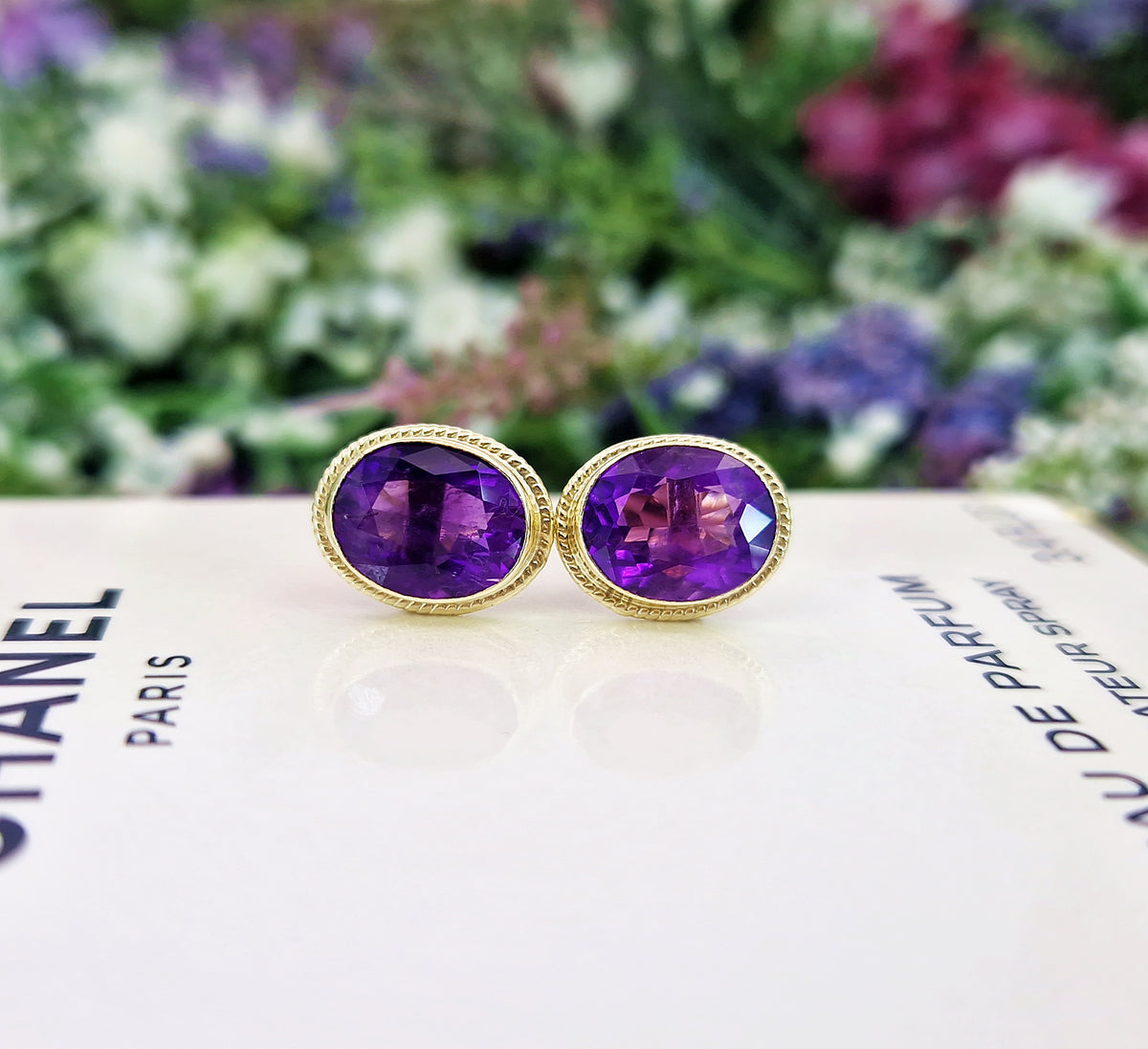 Vintage 1972 9ct Yellow Gold Purple Oval Amethyst Gemstone Stud Earrings