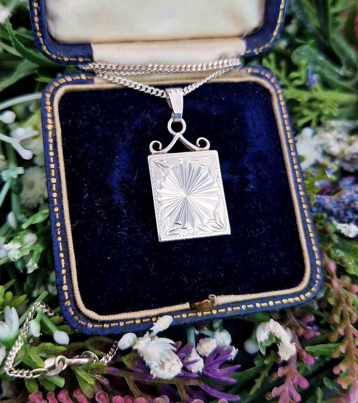 Vintage 1979 Hallmarked Sterling Silver Engraved Star Rectangular Fob Pendant