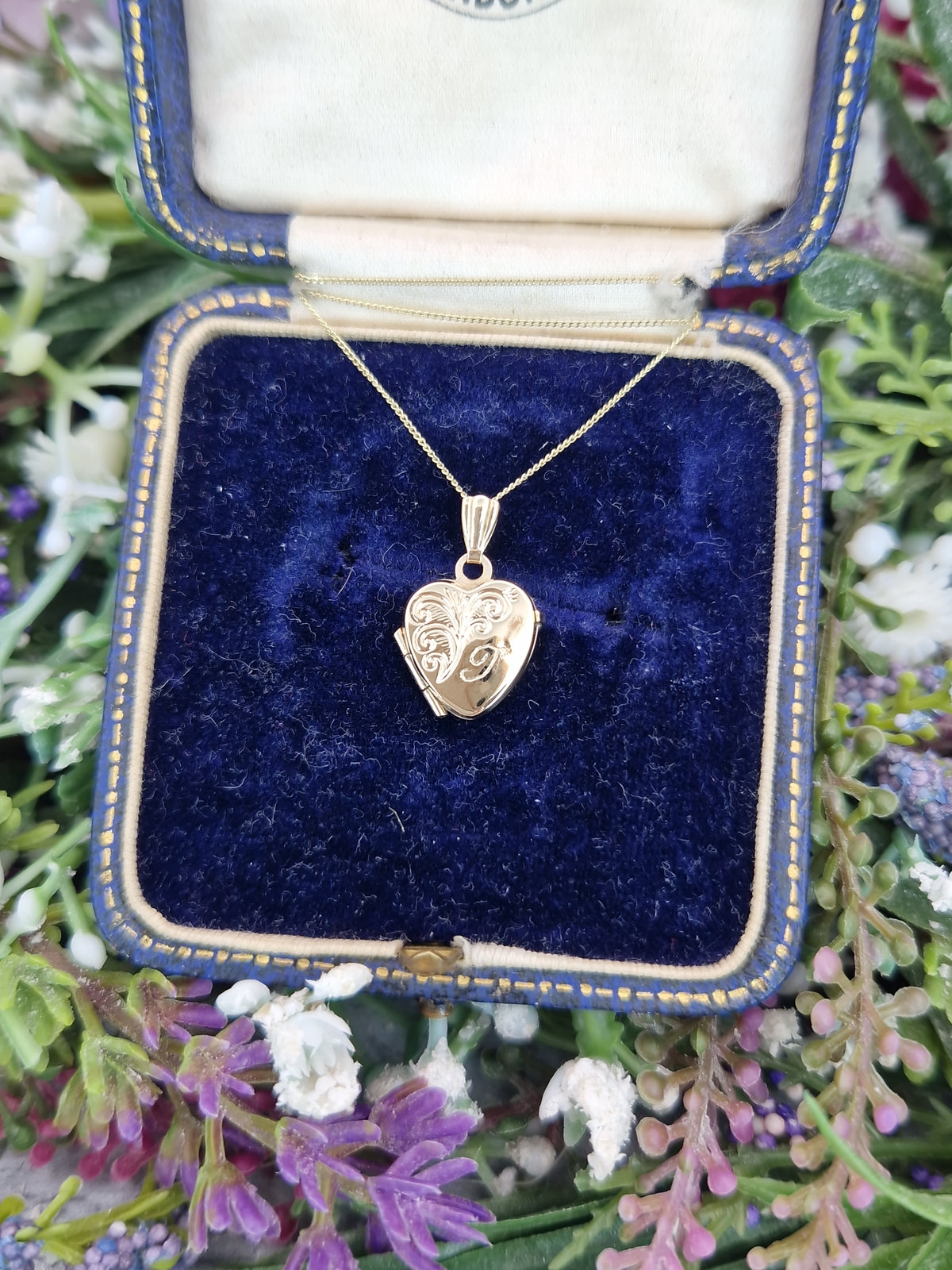Vintage 9ct Yellow Gold Engraved Initial J Miniature Love Heart Locket Pendant Necklace