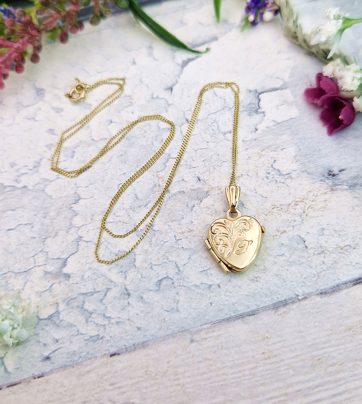 Vintage 9ct Yellow Gold Engraved Initial J Miniature Love Heart Locket Pendant Necklace