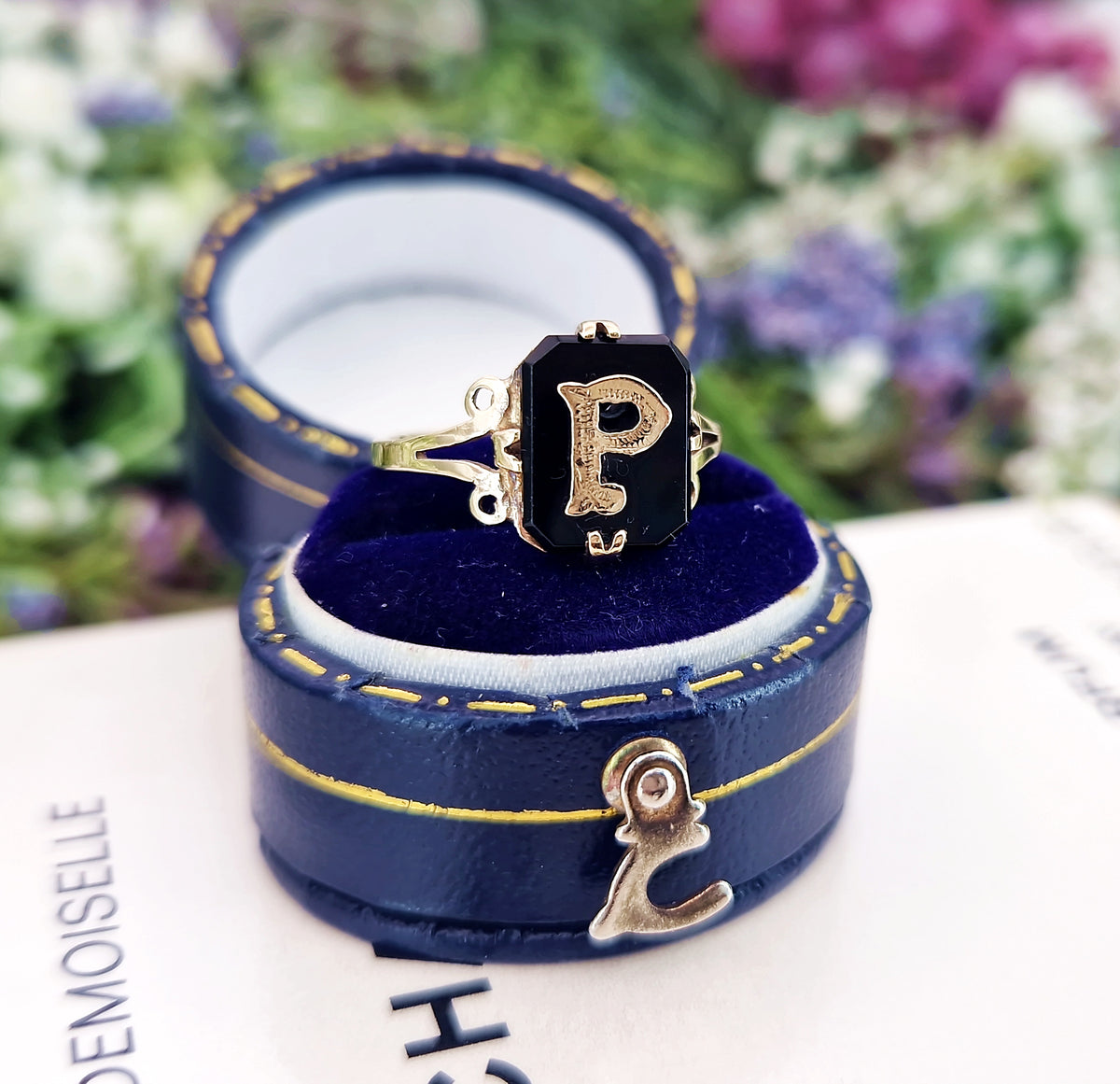 Antique Art Deco 9ct Yellow Gold Black Onyx Initial P Signet Ring / Size K 1/2 or 5.5