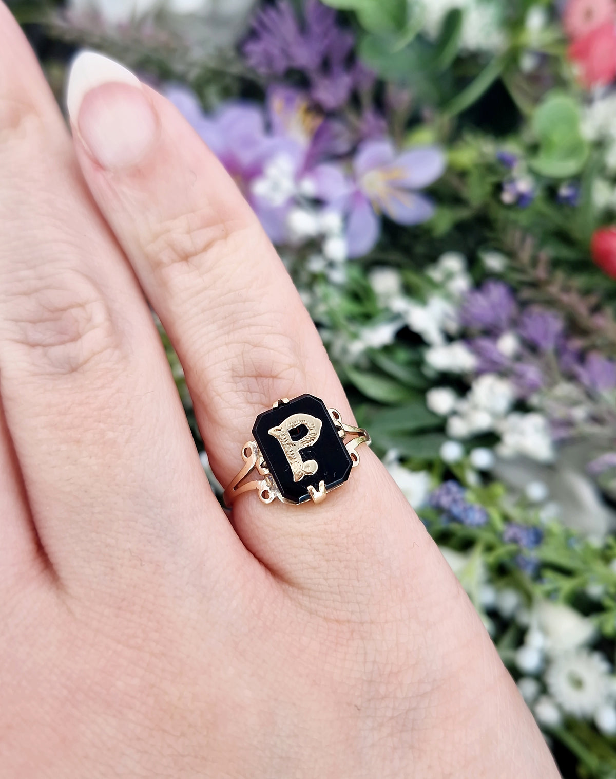 Antique Art Deco 9ct Yellow Gold Black Onyx Initial P Signet Ring / Size K 1/2 or 5.5
