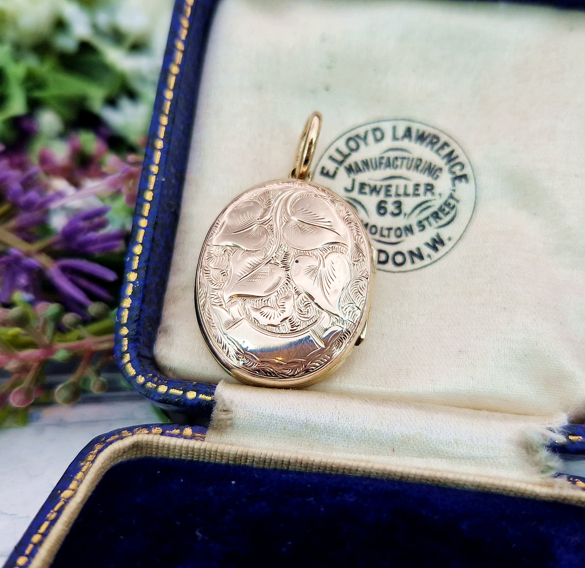 Antique Victorian 9ct Yellow Gold Ornate Blue and White Enamel Floral Engraved Locket
