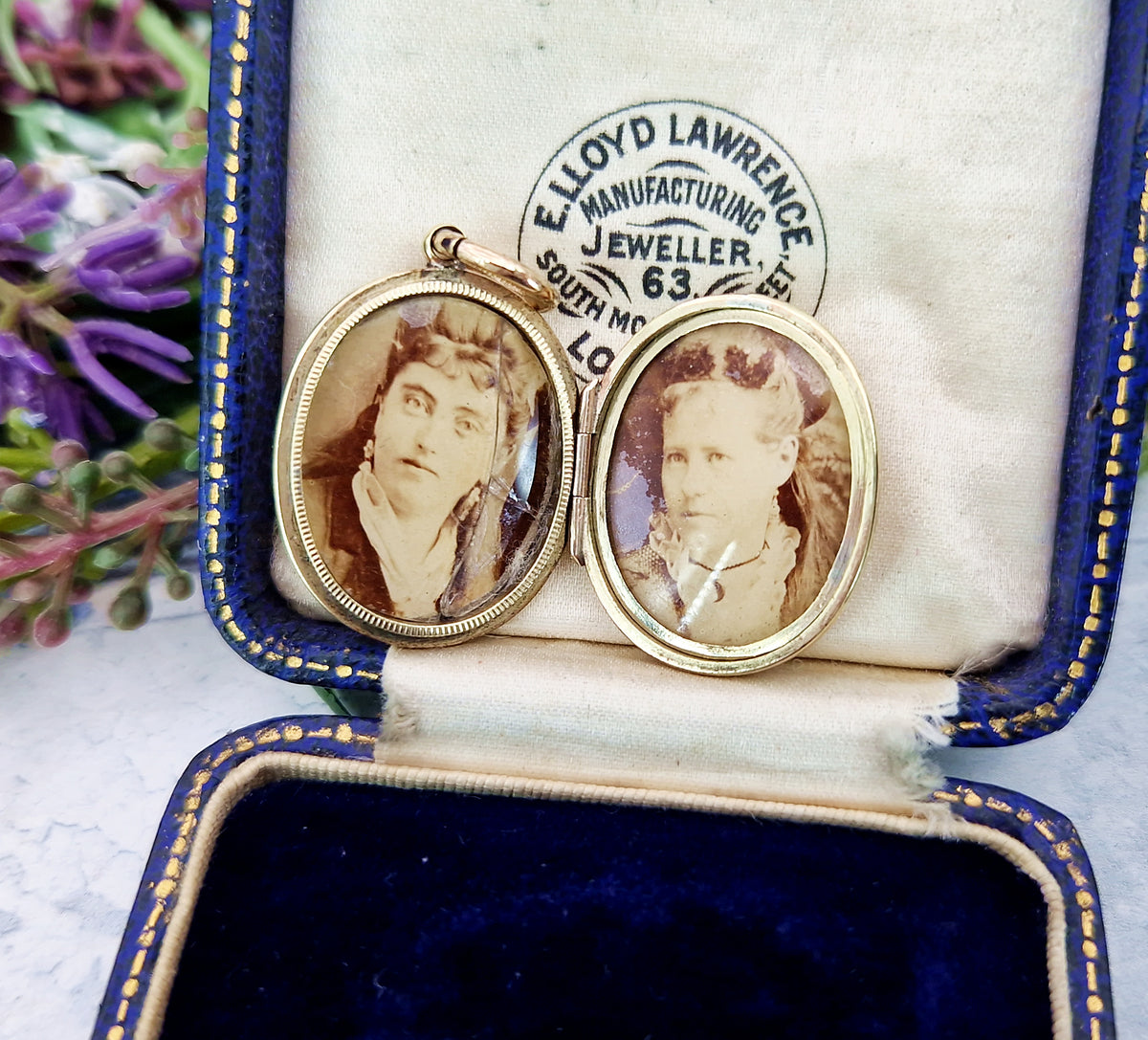 Antique Victorian 9ct Yellow Gold Ornate Blue and White Enamel Floral Engraved Locket
