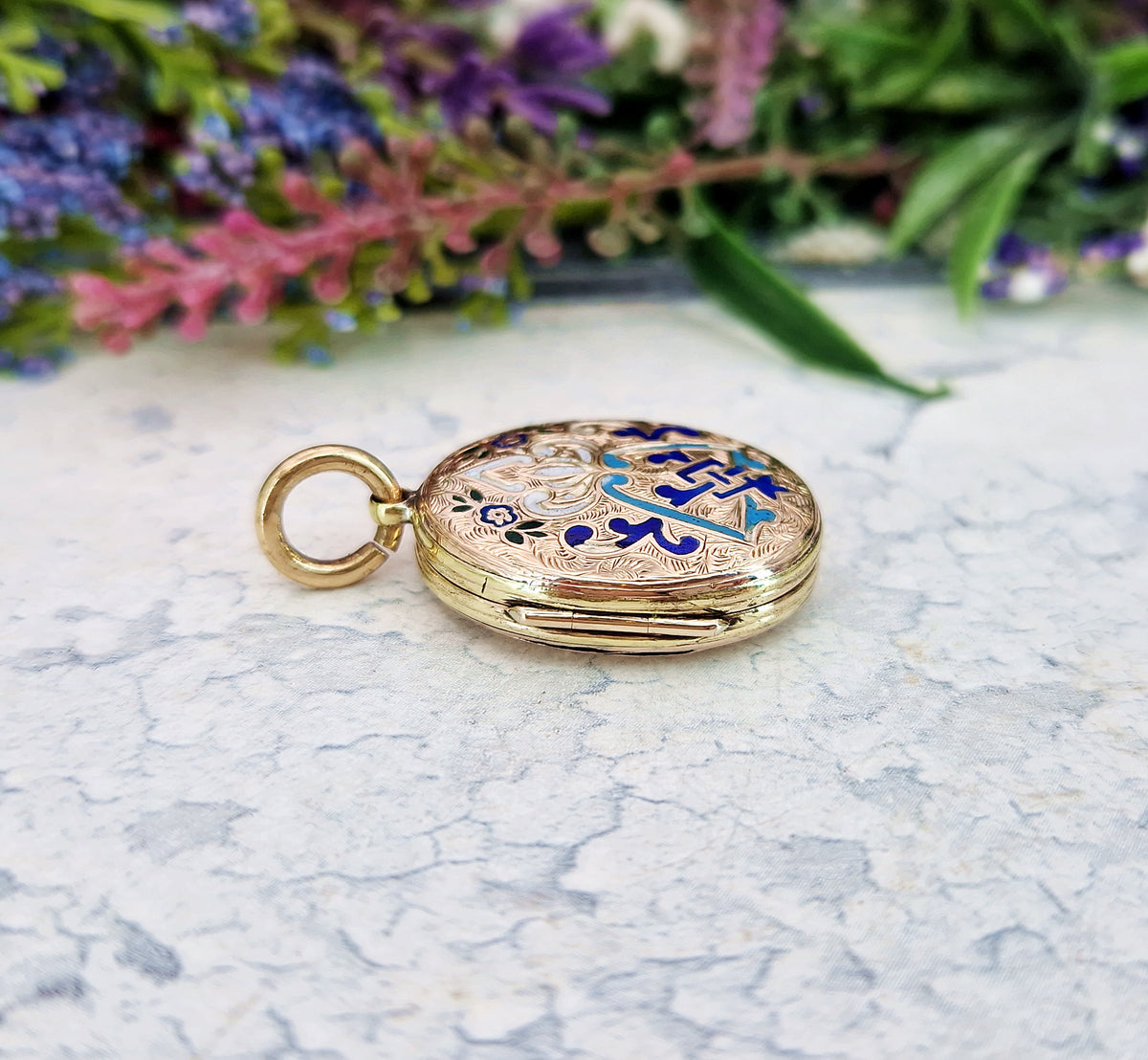 Antique Victorian 9ct Yellow Gold Ornate Blue and White Enamel Floral Engraved Locket