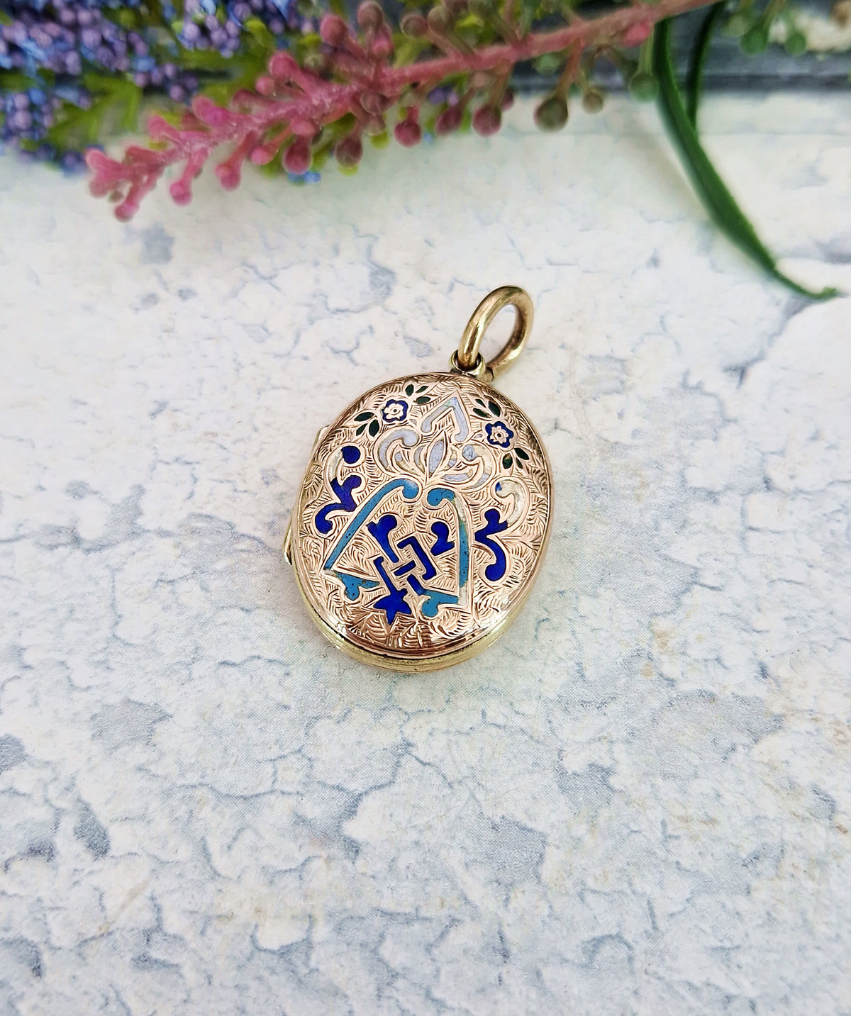 Antique Victorian 9ct Yellow Gold Ornate Blue and White Enamel Floral Engraved Locket