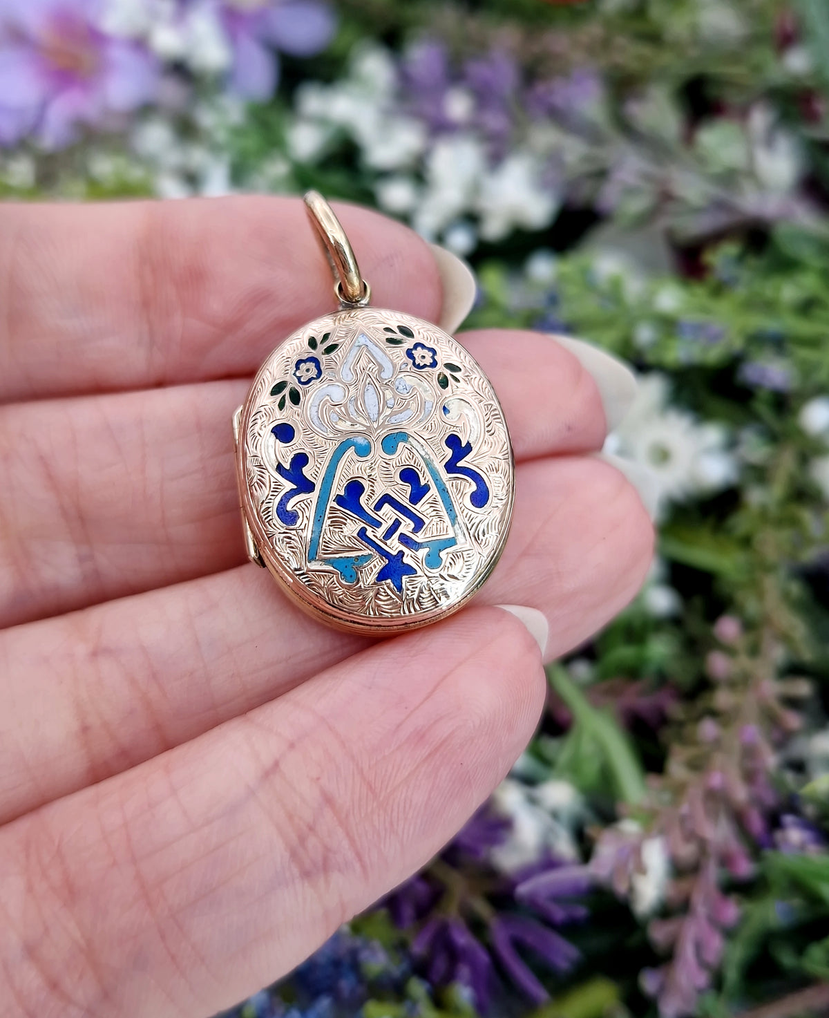 Antique Victorian 9ct Yellow Gold Ornate Blue and White Enamel Floral Engraved Locket