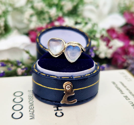 Antique Edwardian 9ct White Gold Moonstone Cabochon Heart Toi et Moi Ring / Size K 1/2 or 5.75