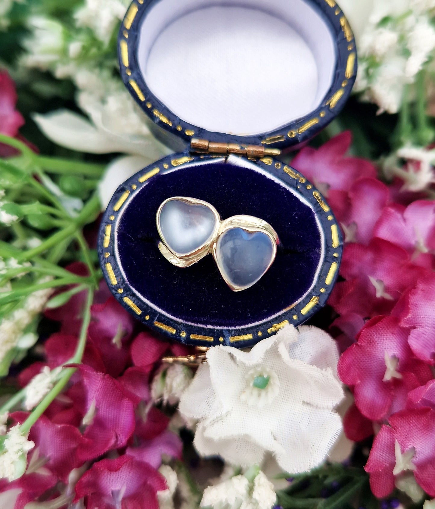 Antique Edwardian 9ct White Gold Moonstone Cabochon Heart Toi et Moi Ring / Size K 1/2 or 5.75