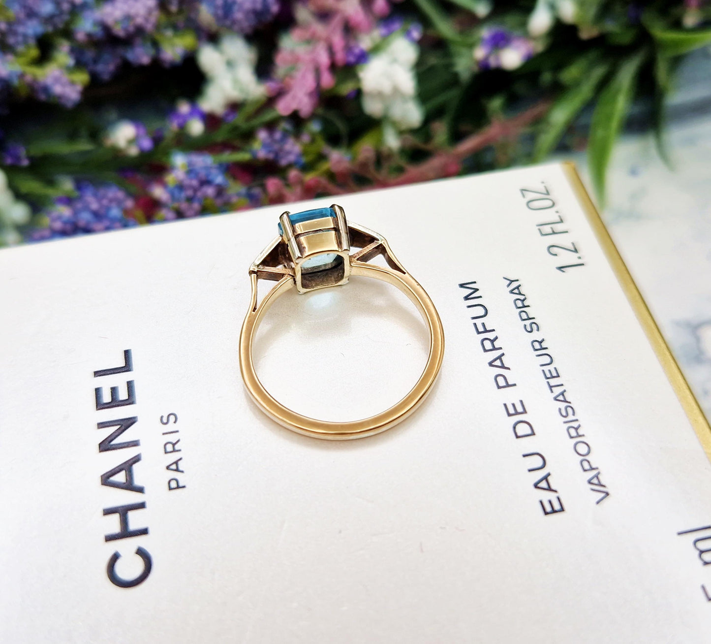 Antique Art Deco 9ct Yellow Gold Light Blue Glass Solitaire Ring / Size J 1/2 or US 5.25