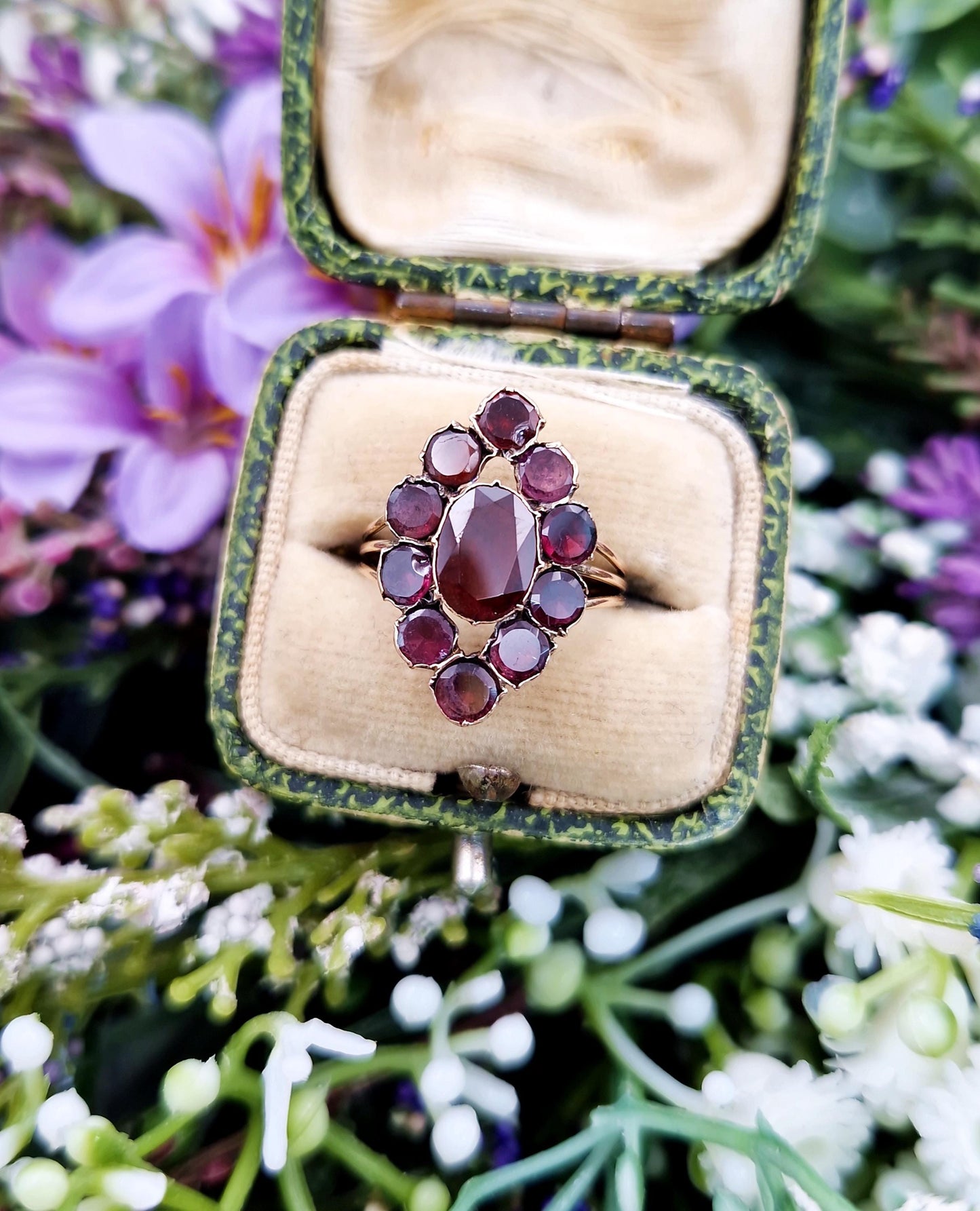 Antique Georgian 9ct Gold Foiled Flat Cut Garnet Navette Cluster Ring / Size J or 5