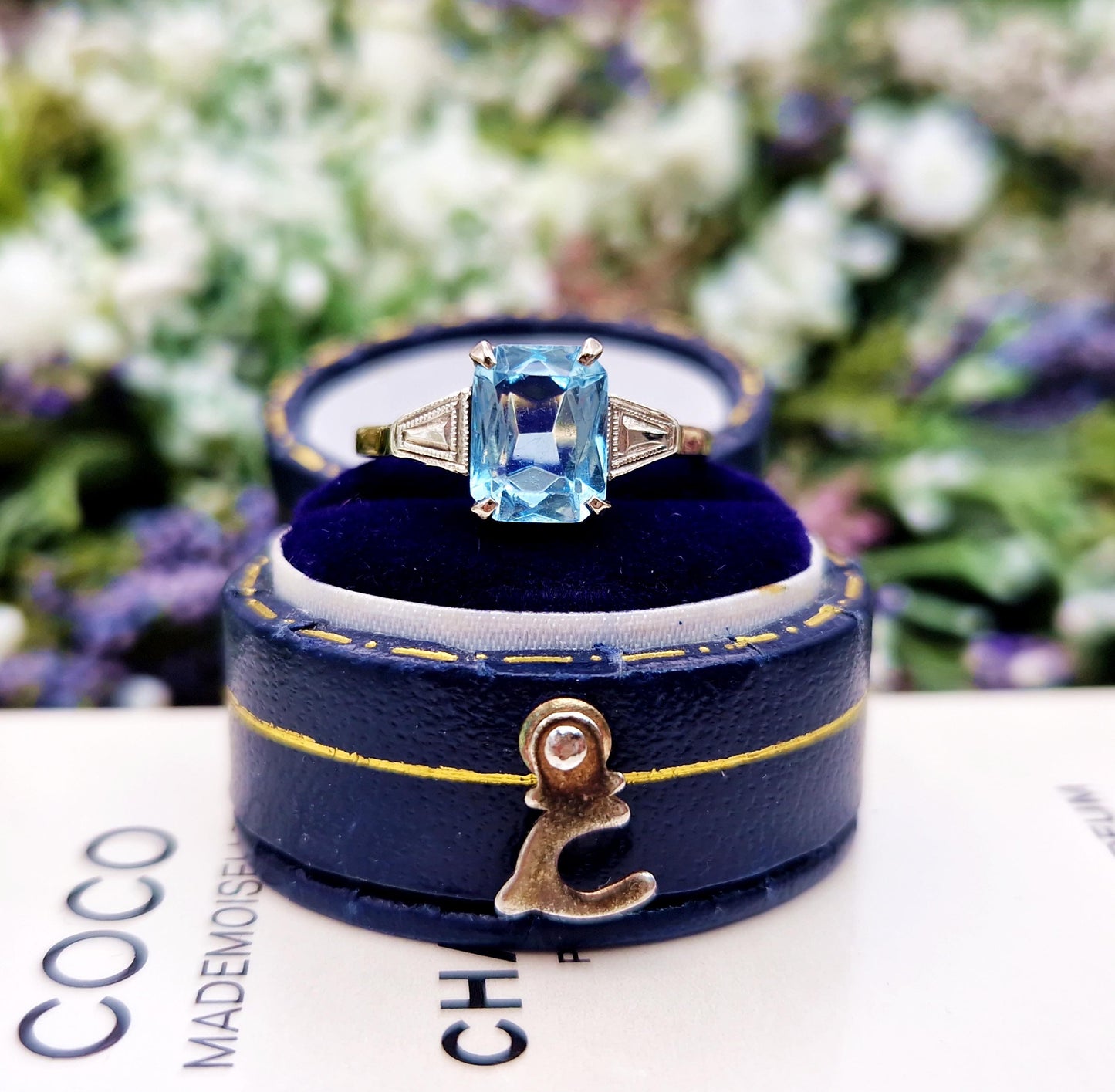 Antique Art Deco 9ct Yellow Gold Light Blue Glass Solitaire Ring / Size J 1/2 or US 5.25