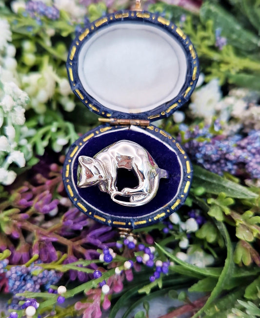 Vintage Sterling Silver Beautiful 3D Detailed Sleeping Cat Ring / Size P 1/2 or 8.25