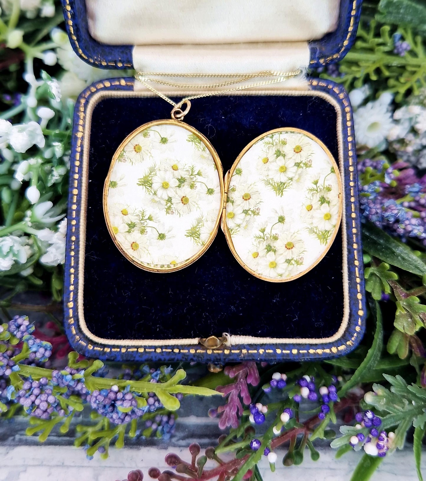 Antique Edwardian 9ct Gold Ornate Engraved Oval Crescent Moon and Star Locket