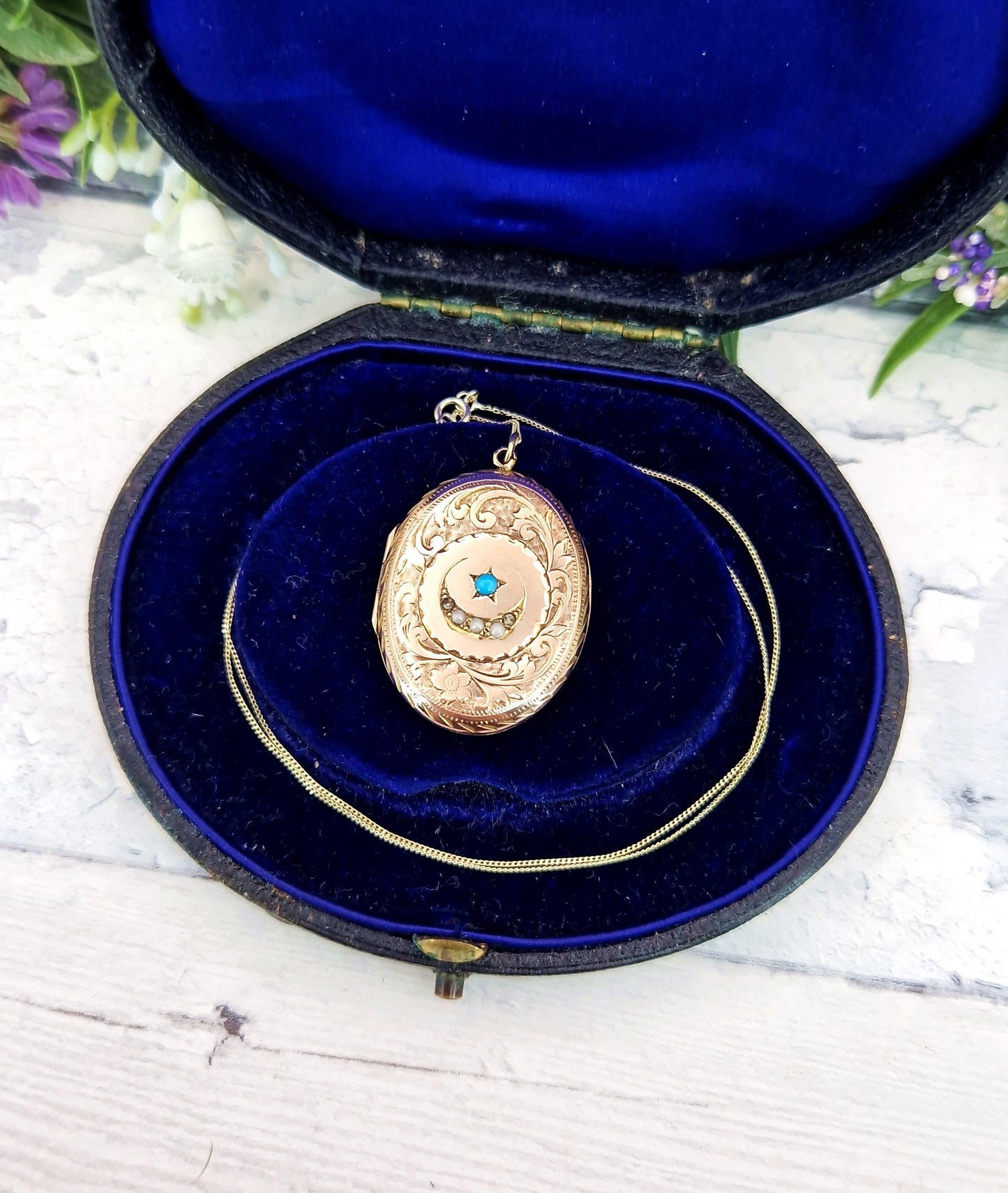 Antique Edwardian 9ct Gold Ornate Engraved Oval Crescent Moon and Star Locket